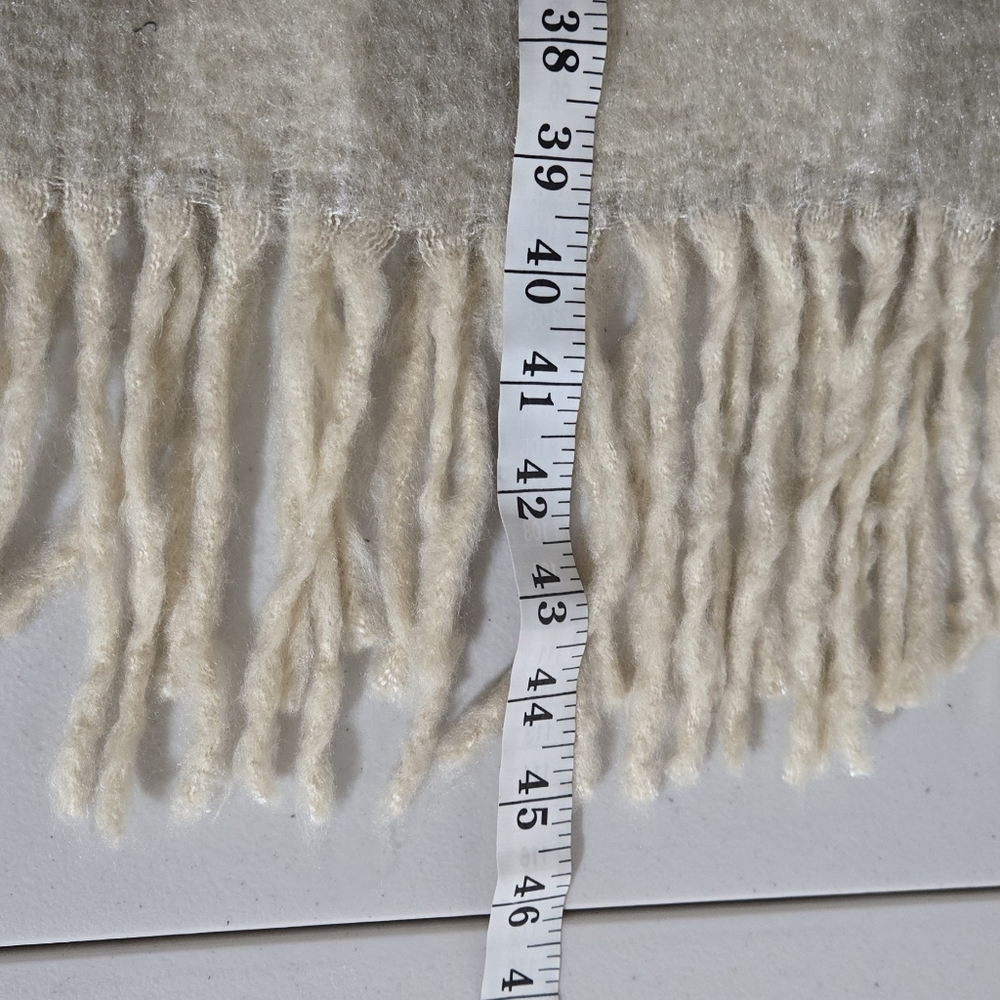 NWT Madewell Cozy Soft Thick Cream and Gray Checkered Fringe Scarf - Picture 7 of 11